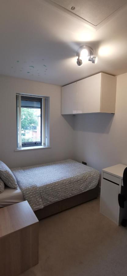 Modern City Centre House With Free Parking Apartamento Canterbury Exterior foto